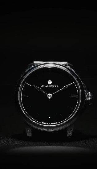 Tutima Glashütte Patria 兩針漆面款：德系經典自產機芯的「減法」美學