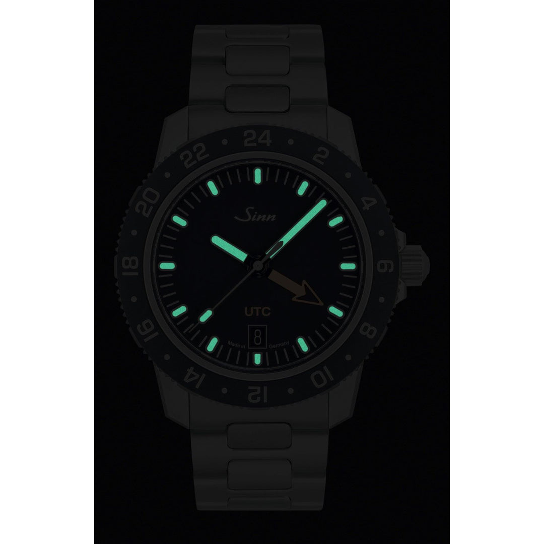 Sinn 105 St Sa UTC 39.5mm Black Dial Silver Steel Bracelet