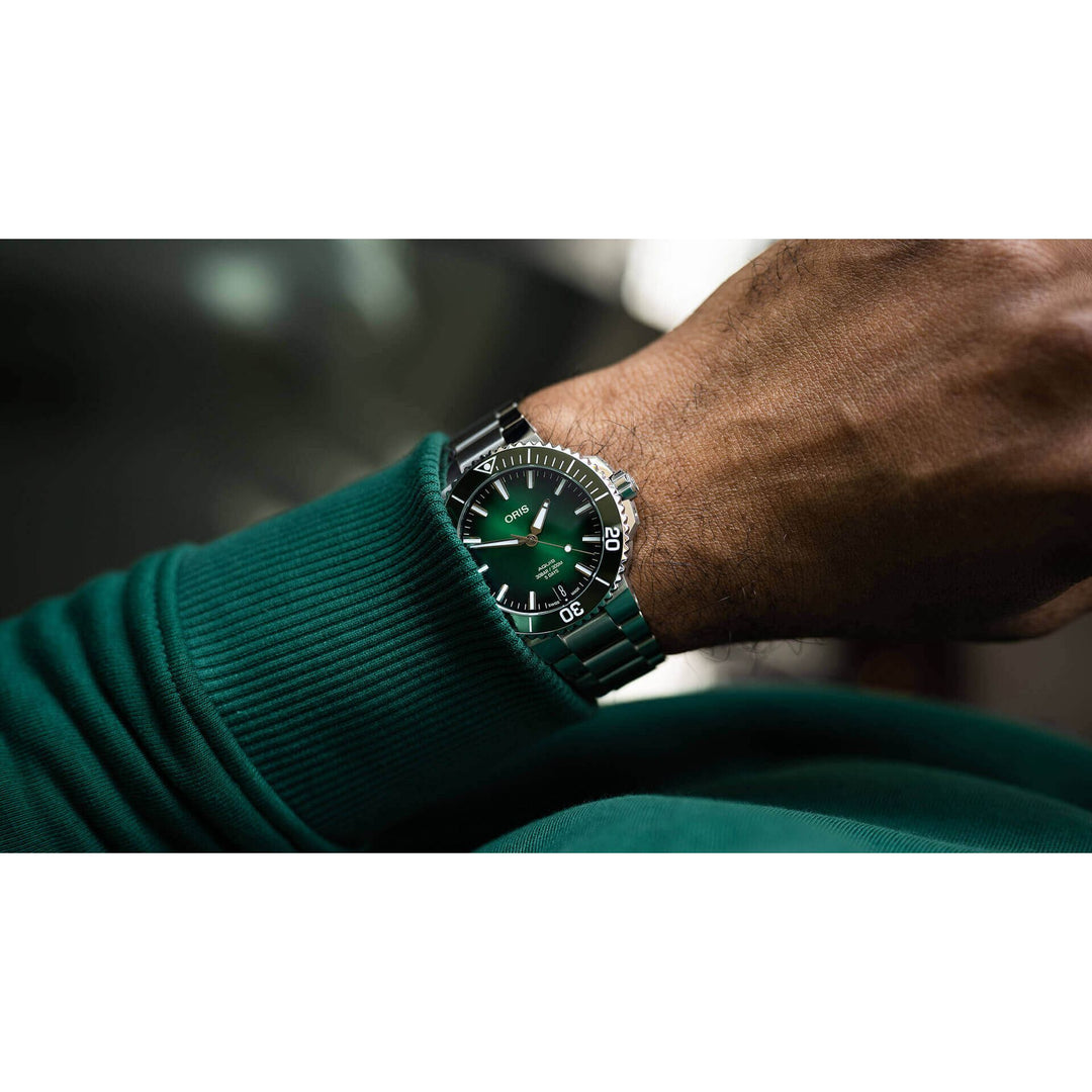 Oris Aquis 41.5mm Green Dial Silver Steel Bracelet
