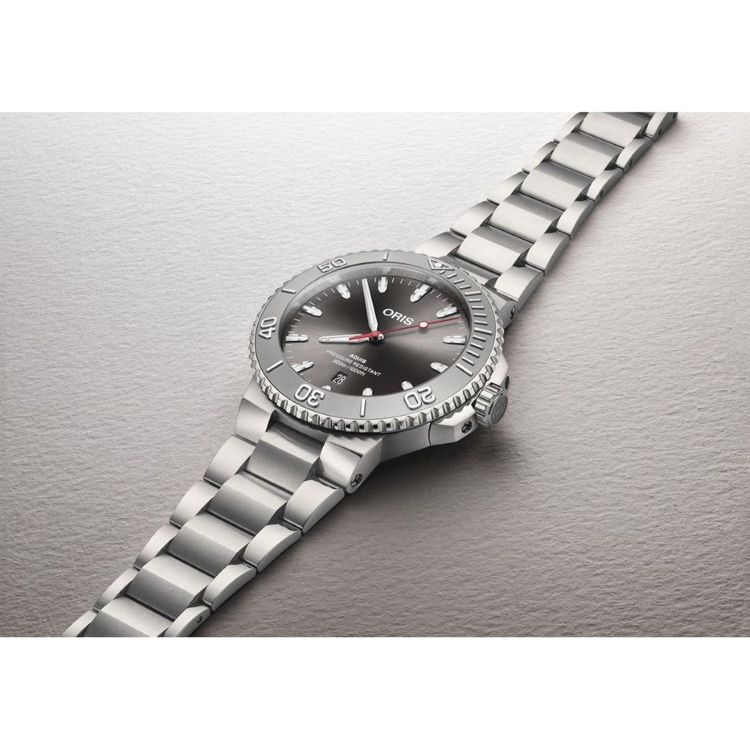Oris Aquis Relief Date 43.5mm Grey Dial Silver Steel Bracelet