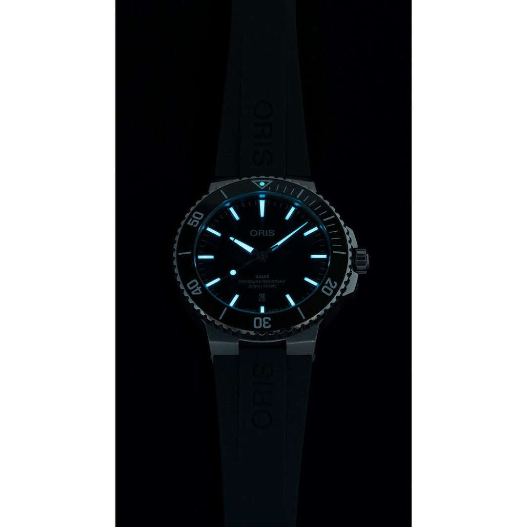 Oris Aquis Date 43.5mm Green Dial Silver Steel Bracelet