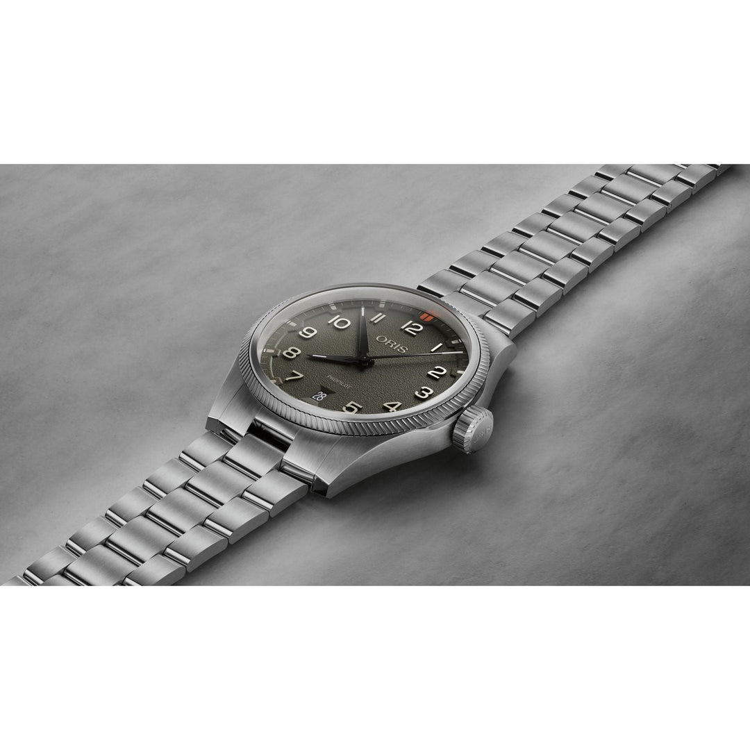 Oris Propilot 41mm Moss Dial Stainless Steel Steel Bracelet
