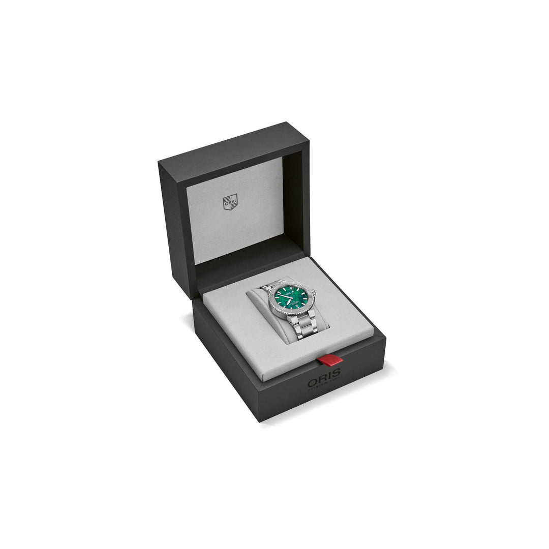 Oris Aquis X Bracenet 43.5mm Green Dial Silver Steel Bracelet