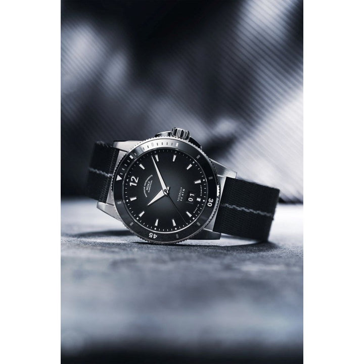 Mühle Glashütte Sportivo Big Date 42.4mm Black Dial Black Strap